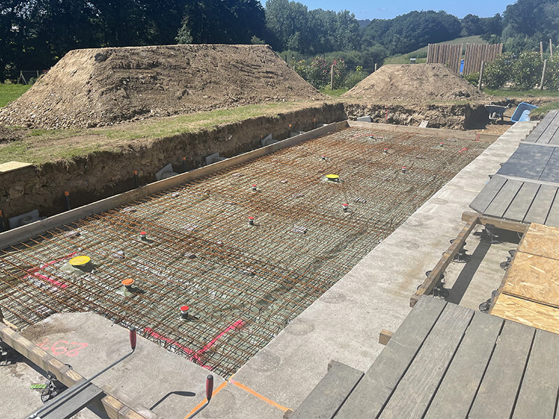 base-creation-piscine-miroir-beton-morbihan